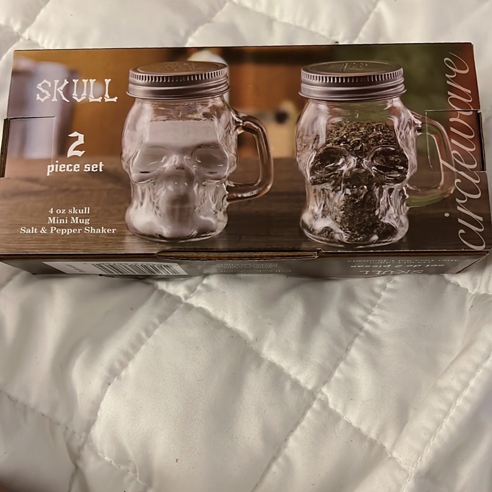 Circleware Set of 2- 4 oz. Skull Mini Mug Salt and Pepper Shaker